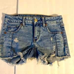 AEO  black label midi distressed denim shorts Sz 4